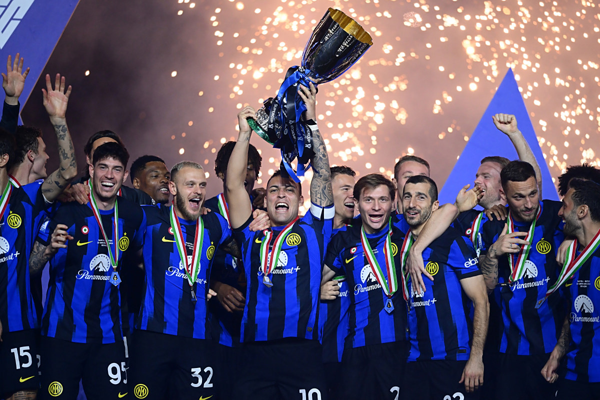 包含足球比赛场上搏击,团队合力终获胜利的词条 包含足球比赛场上搏击,团队合力终获胜利的词条