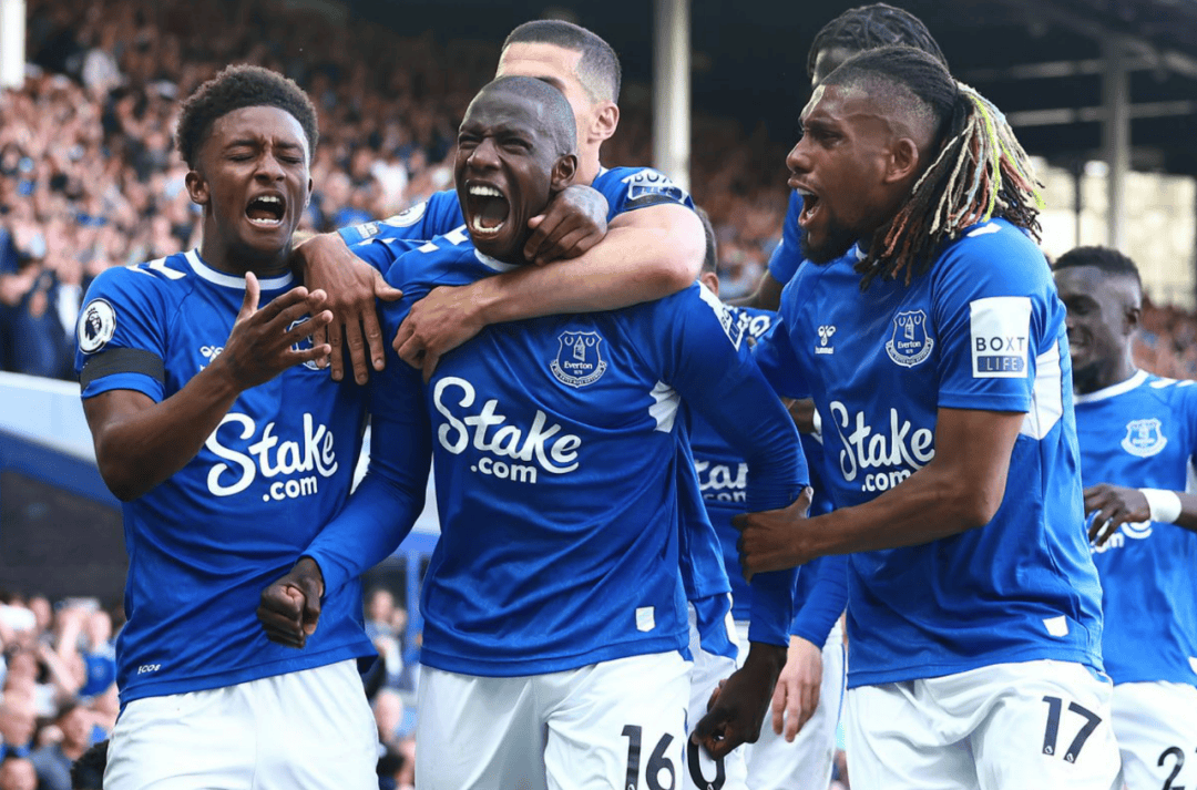 埃弗顿客场大胜布莱顿，收获关键三分