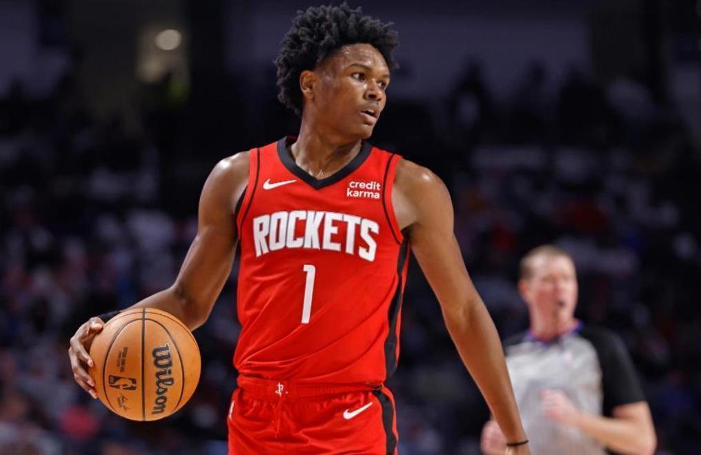 摩尔班球员在比赛中的亮眼表现 摩尔班球员在比赛中的亮眼表现