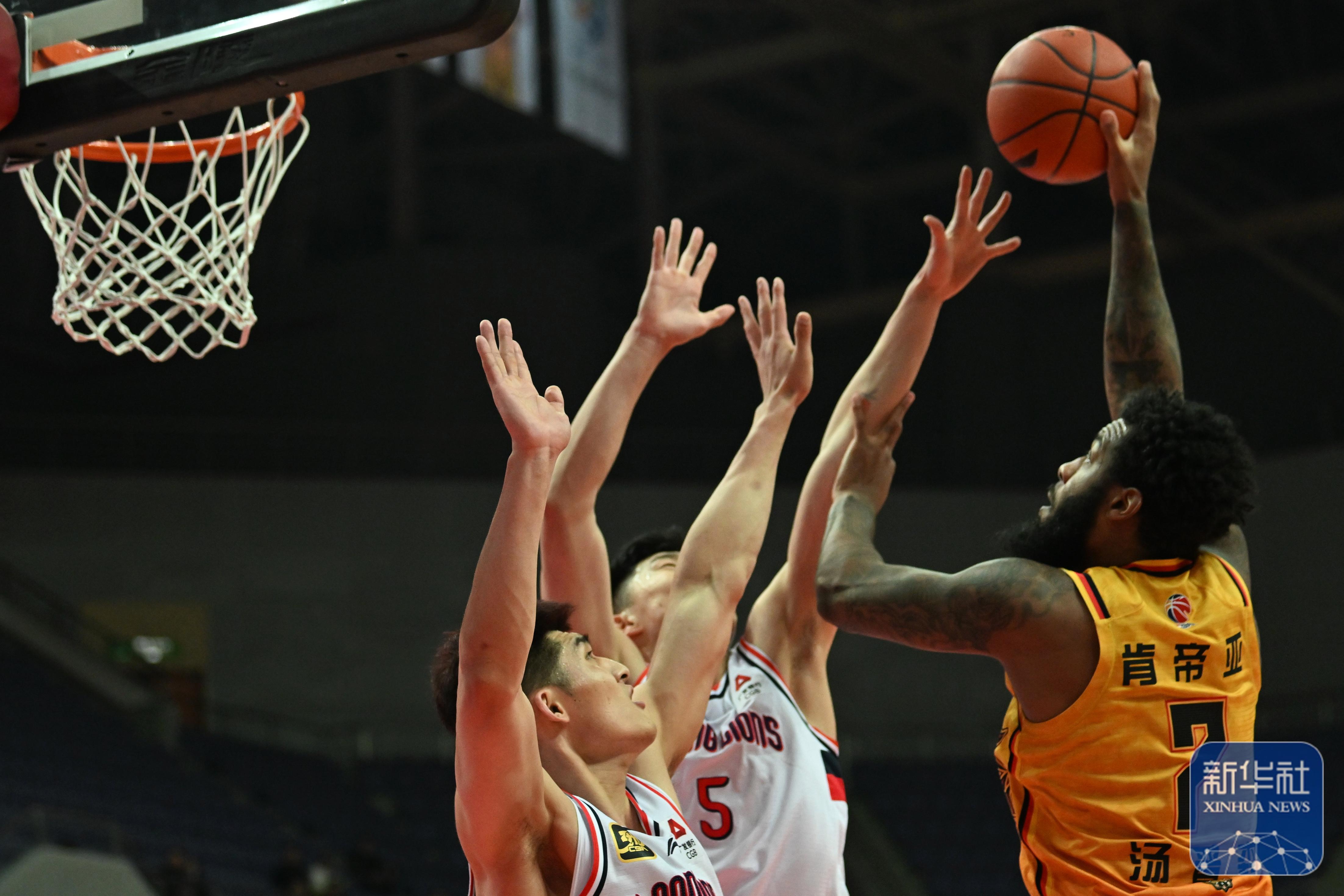 雷火电竞官网-关于国际对决，球场上掀起激烈战火的信息