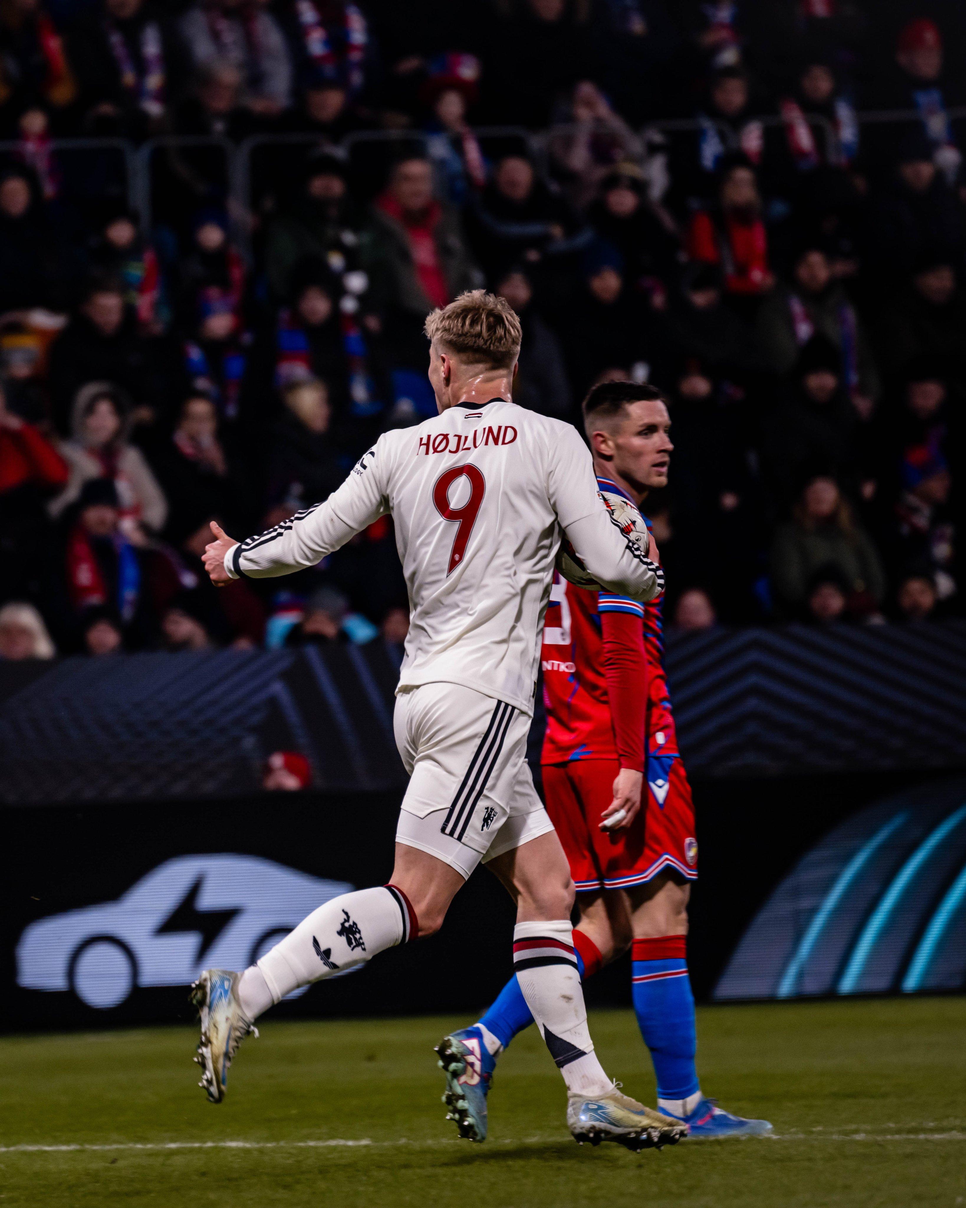 曼联客场逆转南安普敦，取得胜利