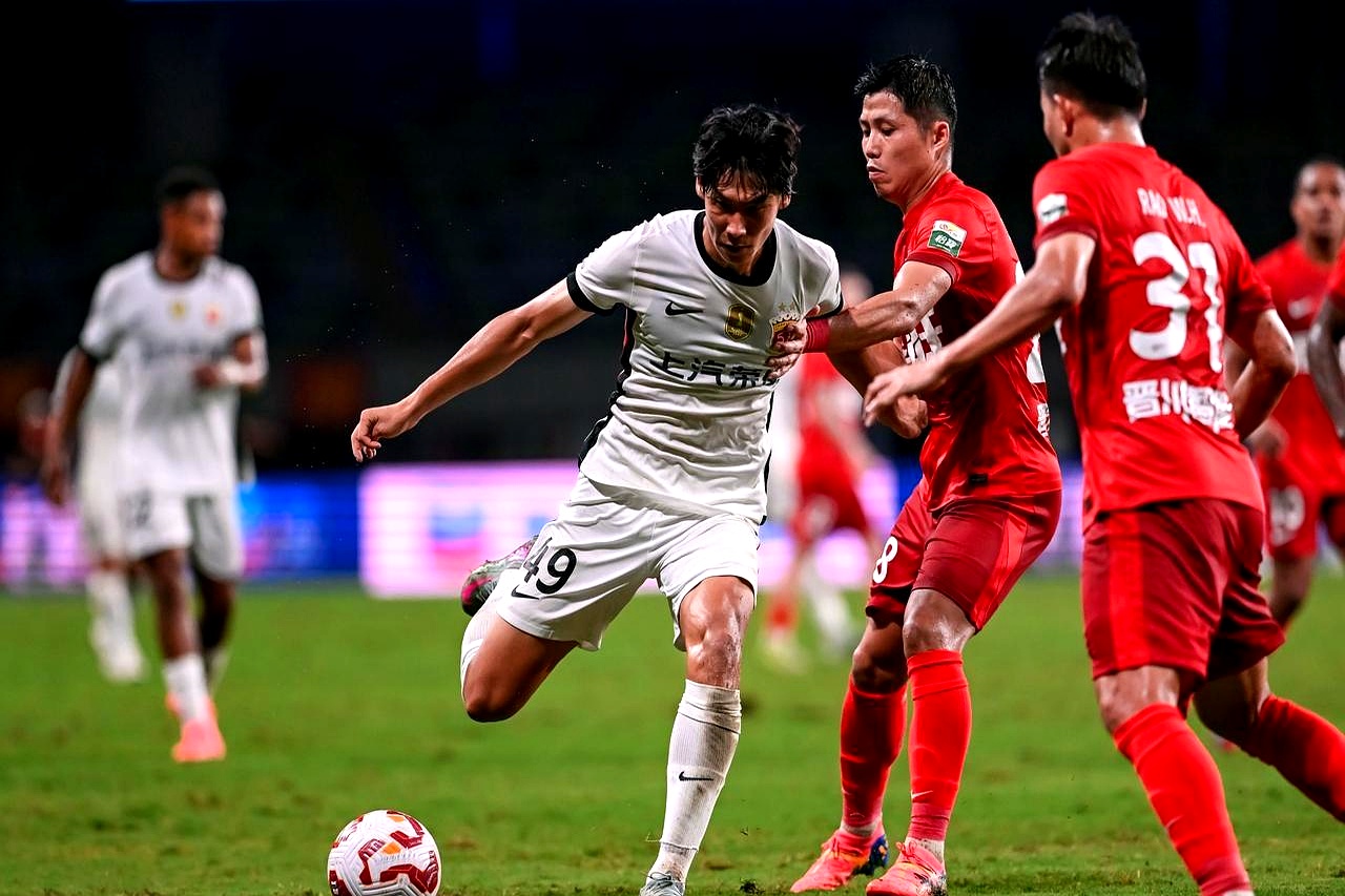 上海上港主场完胜北京国安,继续追赶积分榜榜首的简单介绍 上海上港主场完胜北京国安,继续追赶积分榜榜首的简单介绍