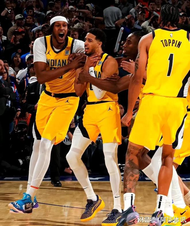 关于球员助攻再现神技，挑落对手的信息