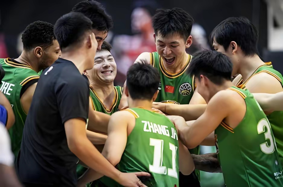 雷火电竞网址-广东队新赛季表现抢眼，跻身联赛前列