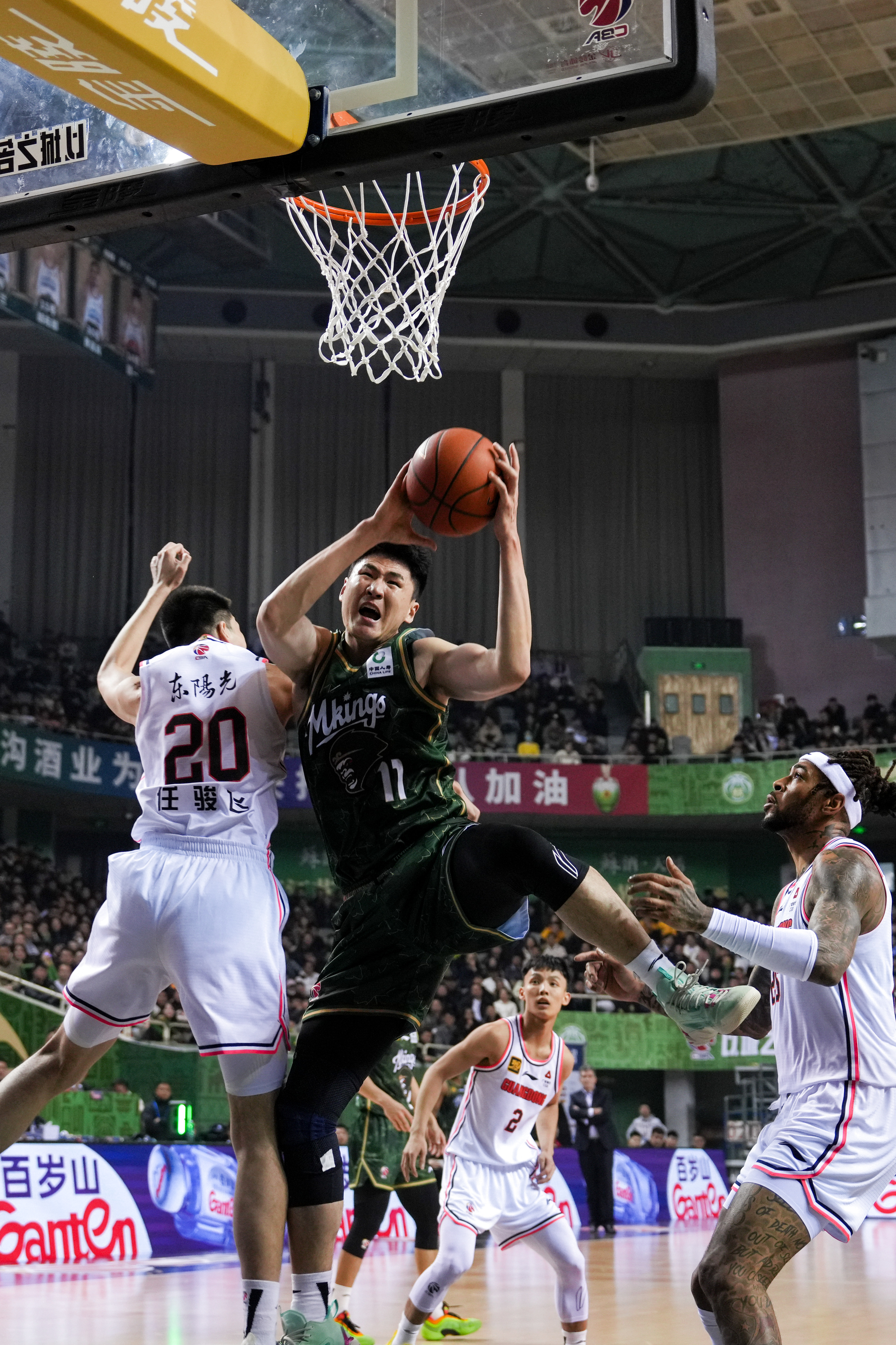 广东队新赛季表现抢眼,跻身联赛前列 广东队新赛季表现抢眼,跻身联赛前列