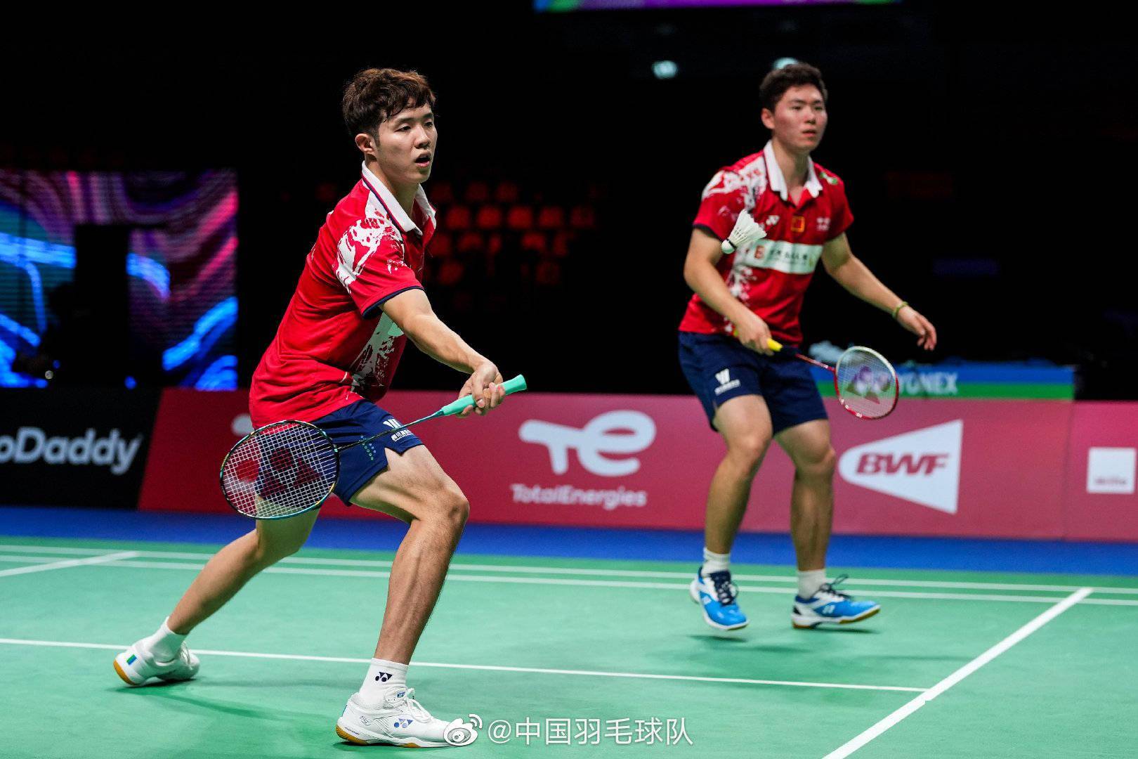 印尼队轻取泰国队,黄鸭组合惊艳四座 印尼队轻取泰国队,黄鸭组合惊艳四座