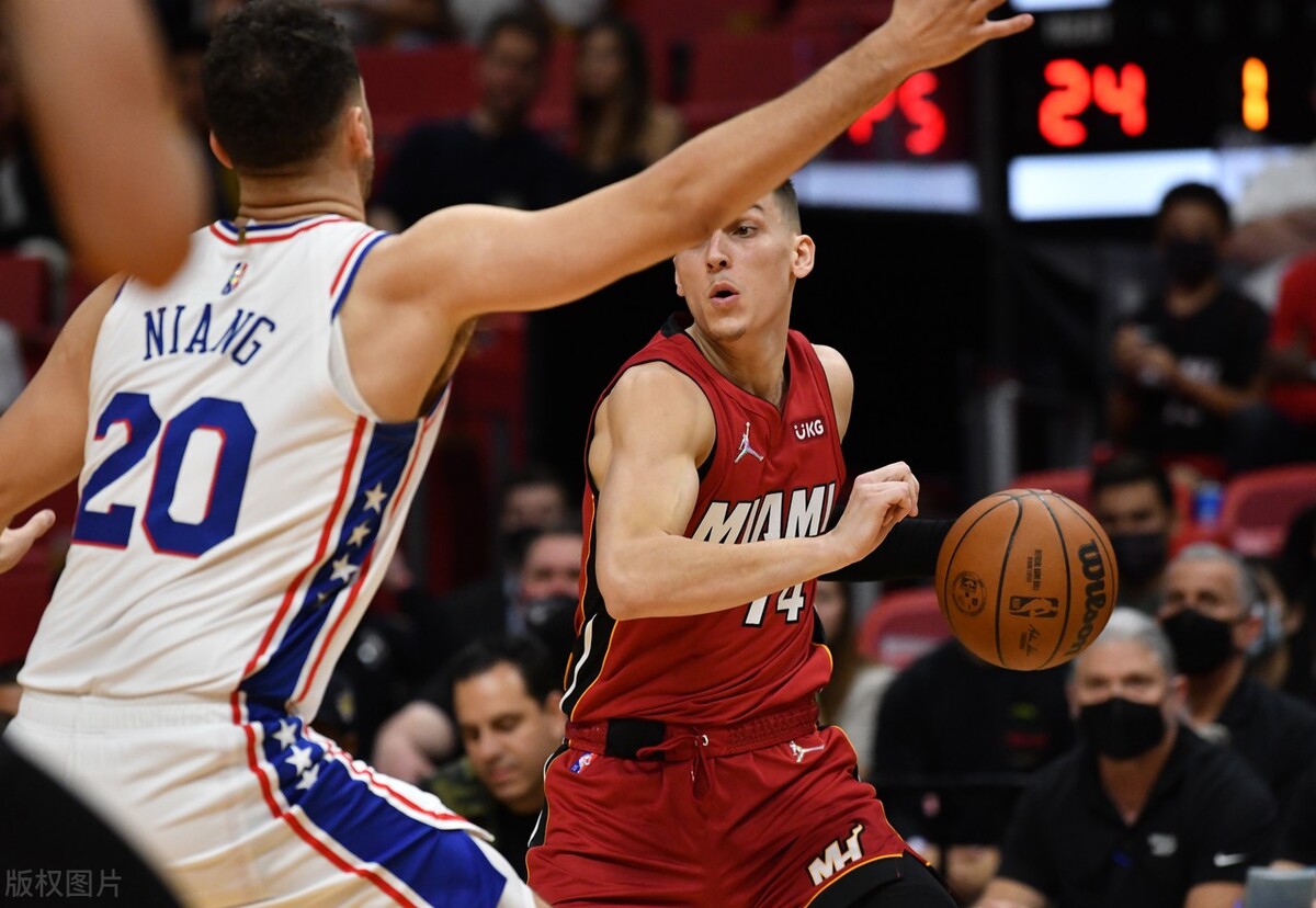 上海队逆转广州队,恩比德扛起全队 上海队逆转广州队,恩比德扛起全队