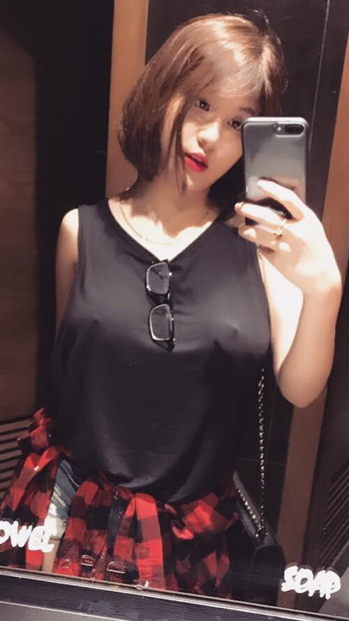 雷火电竞亚洲先驱-当维京战吼遇见太极虎的静默，英格兰对阵冰岛的历史回响与李刚仁的稳定启示