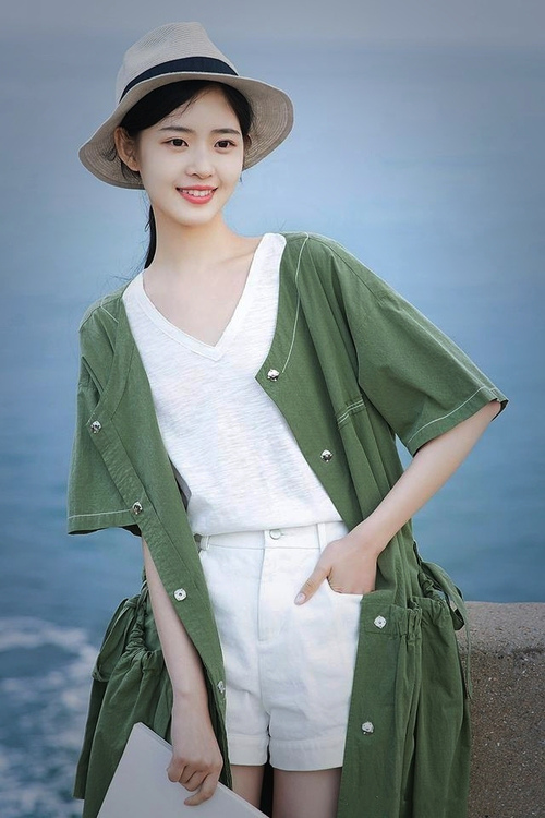 历史性的对决，詹姆斯率76人表演赛险胜浙江队