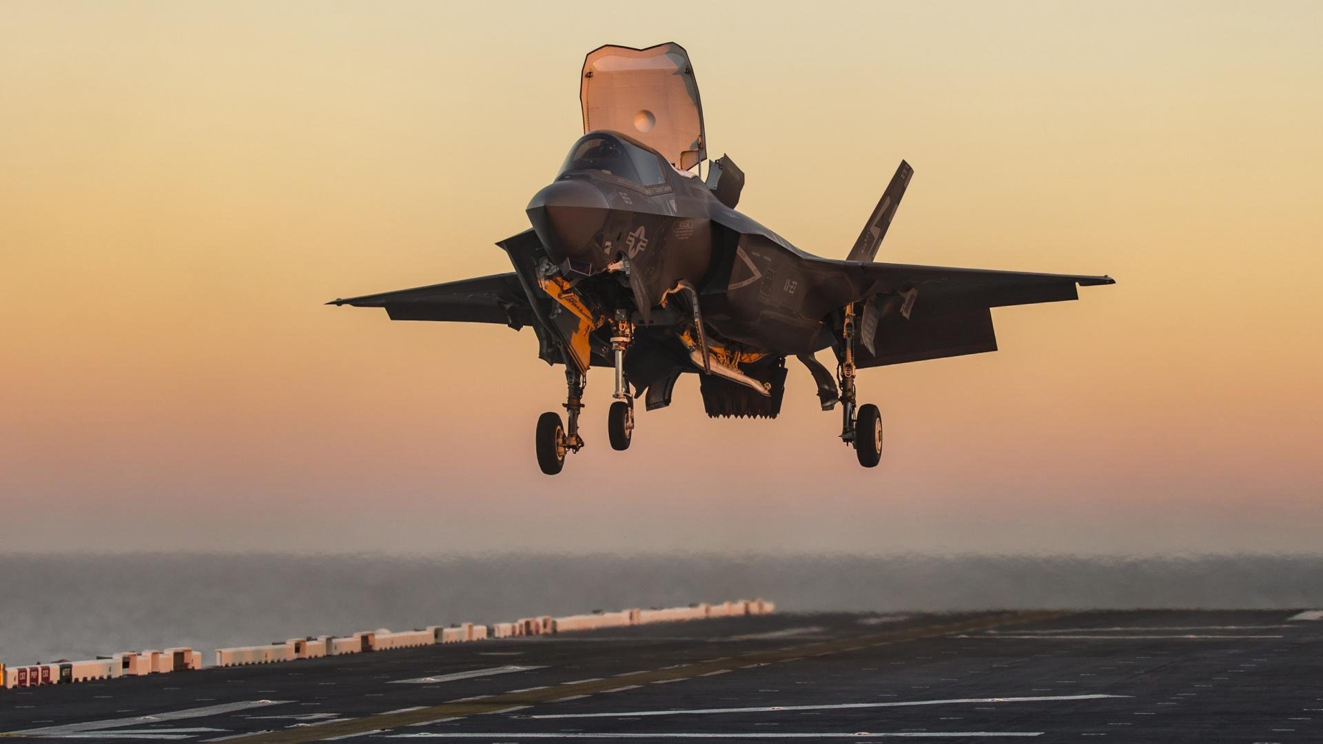 神塔末节轰塌银河战舰